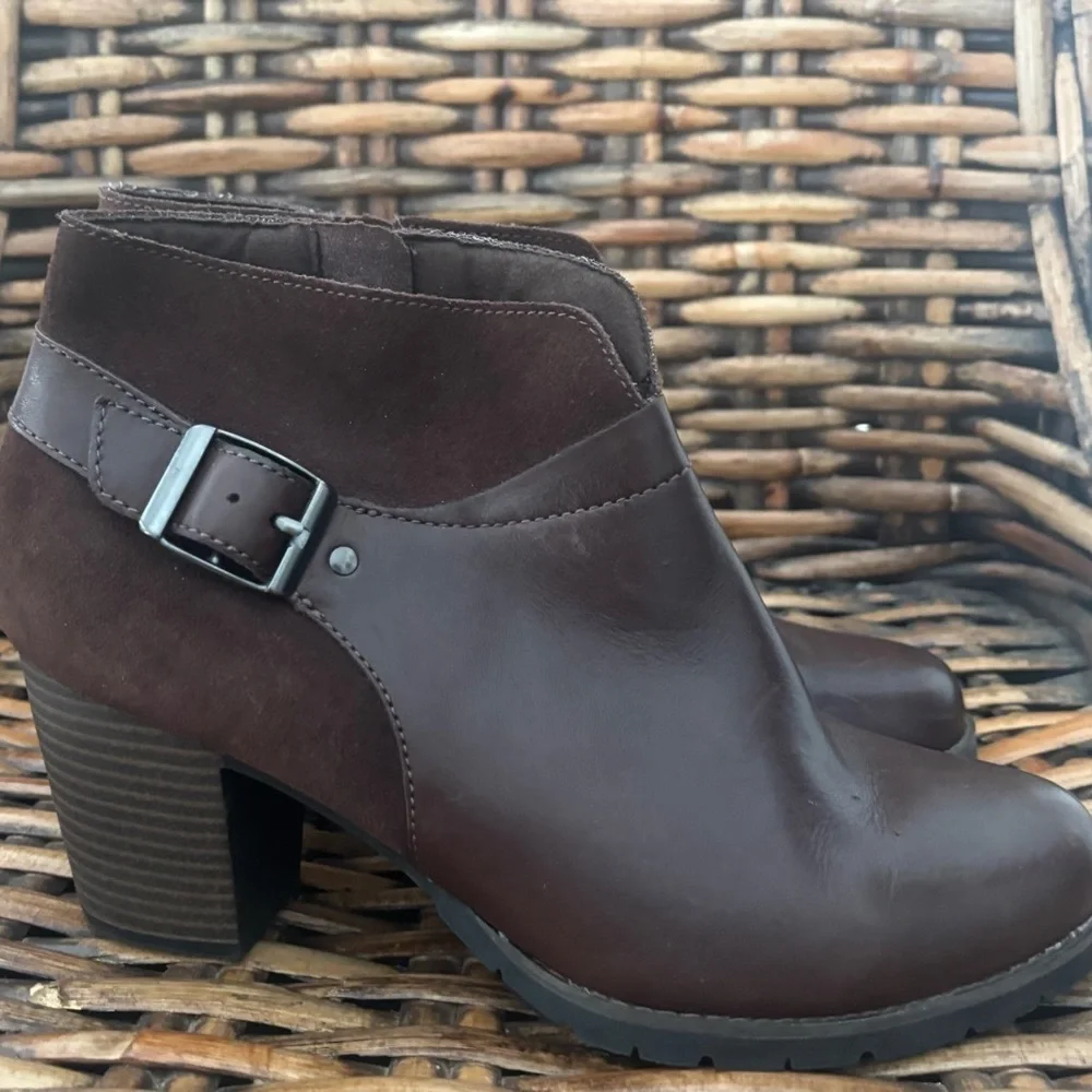 Clarks Women's Mission Parker Boot Size 8W Block Heel Brown Leather Suede Boho